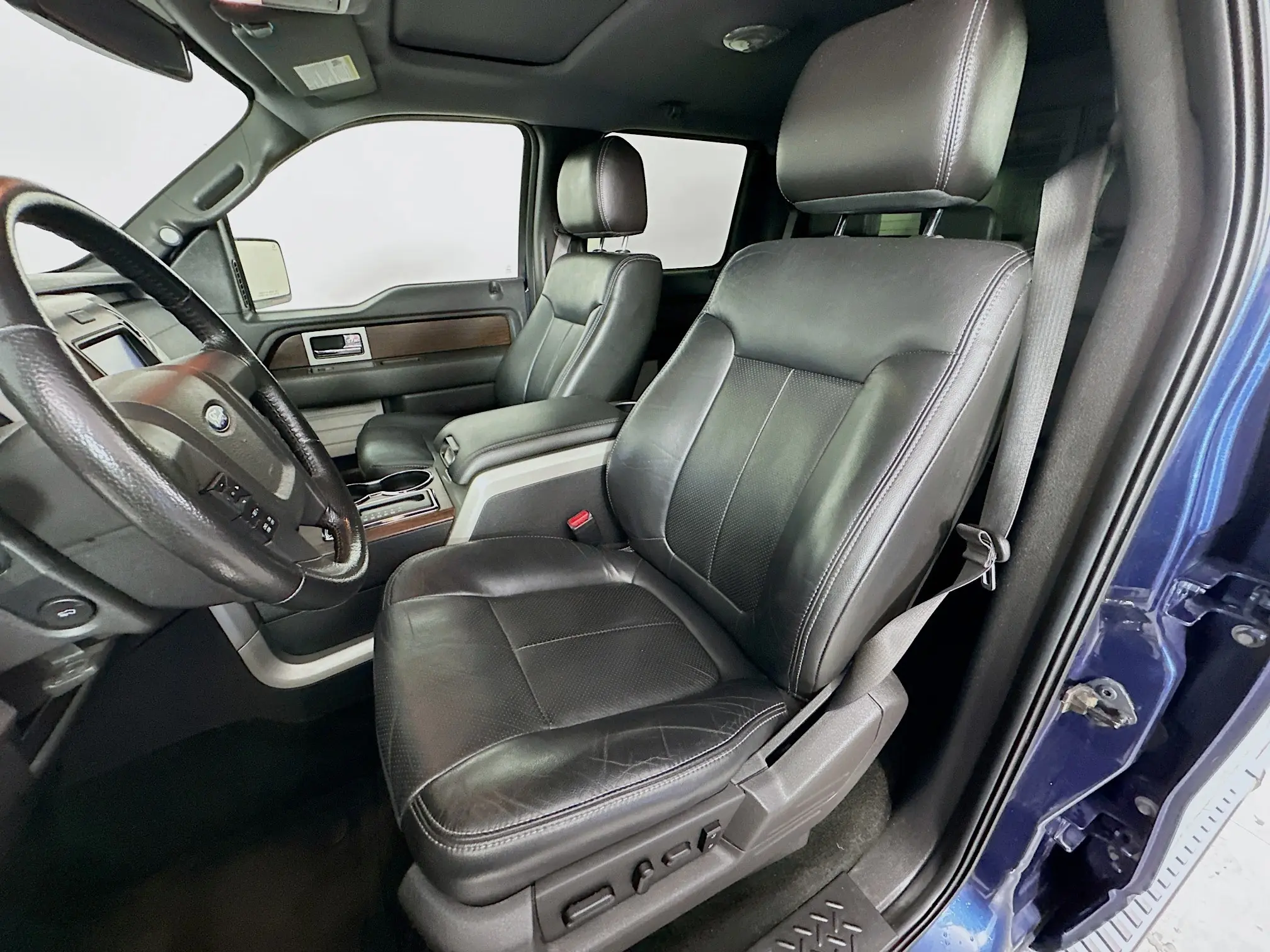 2013 Ford F-150 Lariat photo 18