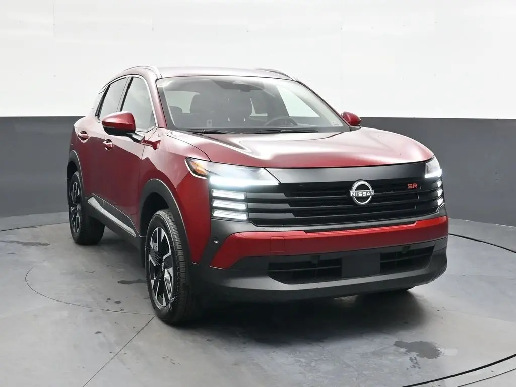 2025 Nissan Kicks SR's photo