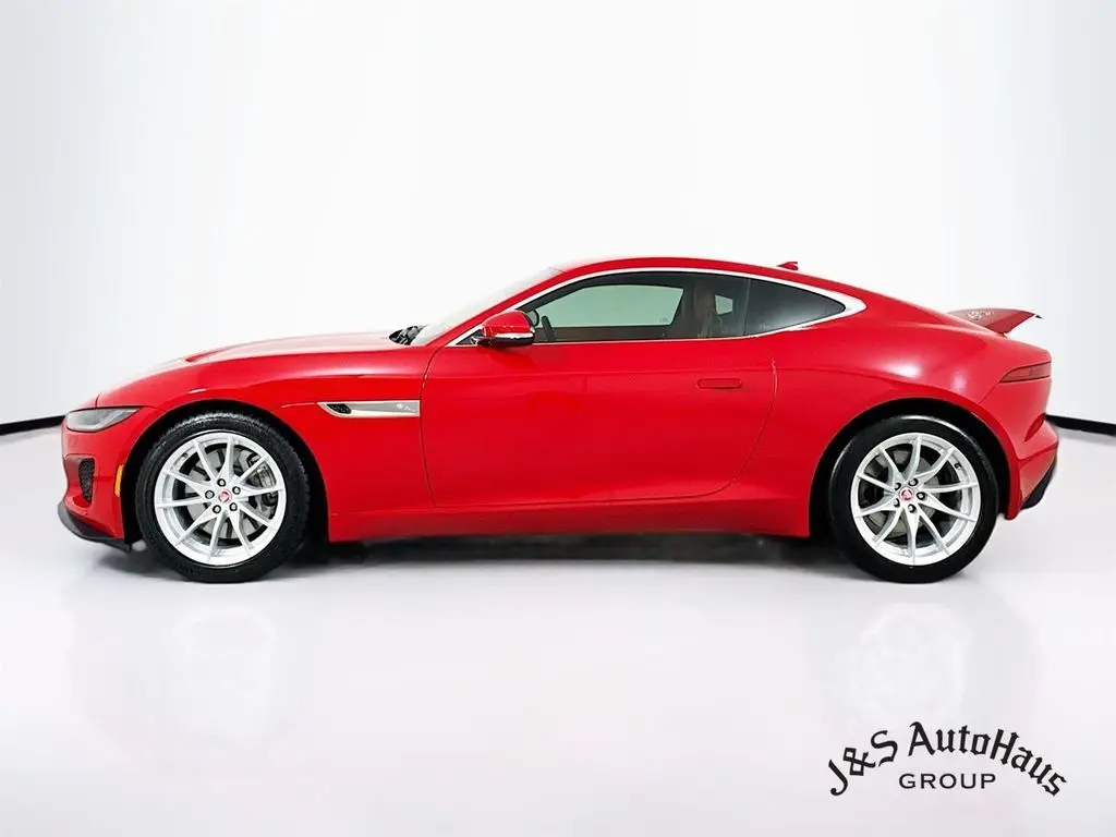 2021 Jaguar F-TYPE P300 photo 4