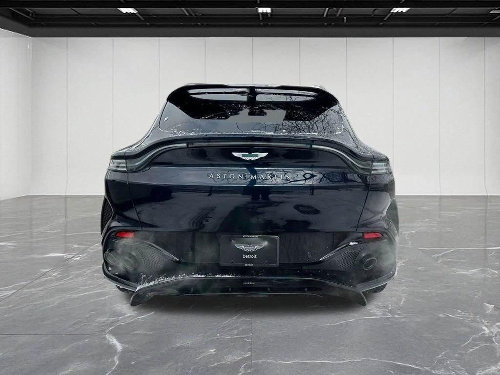 2026 Aston Martin DBX 707 - Photo 7