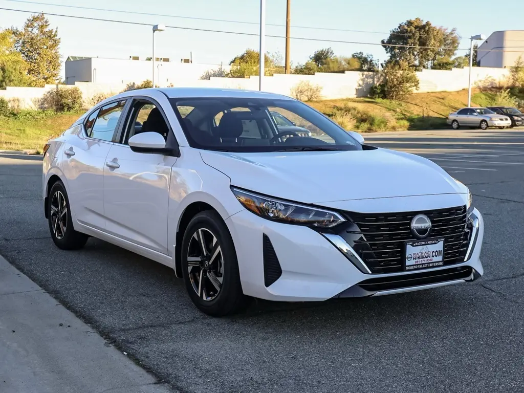 2025 Nissan Sentra SV's photo