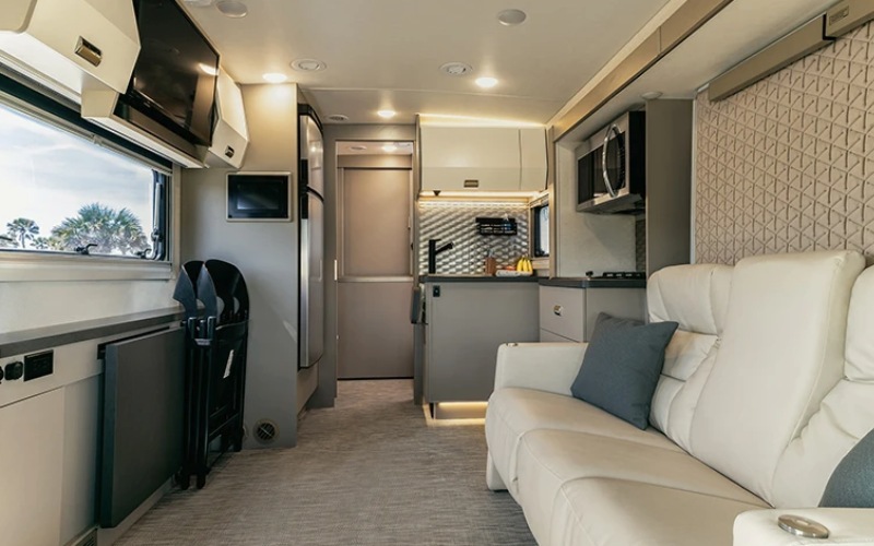 Madison, WI Guide to Smart Storage and Connected Power in the 2027 Winnebago View