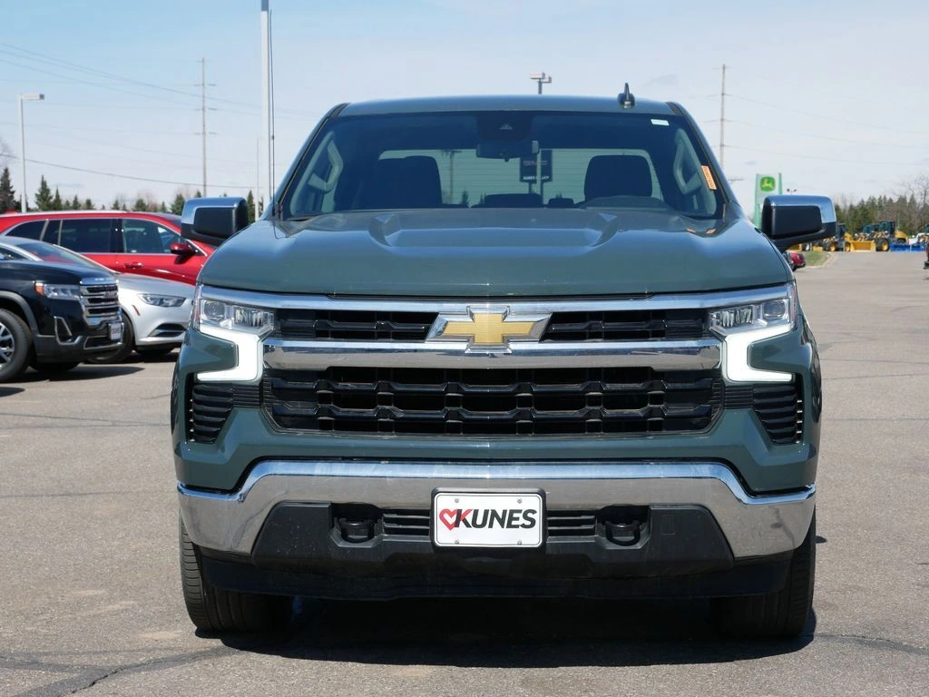 Used 2025 Chevrolet Silverado 1500 LT with VIN 1GCUKDED6SZ238836 for sale in Hastings, Minnesota