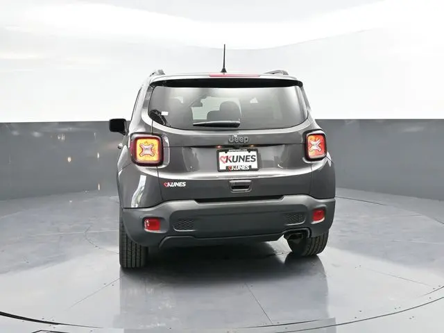 2021 Jeep Renegade Latitude photo 4