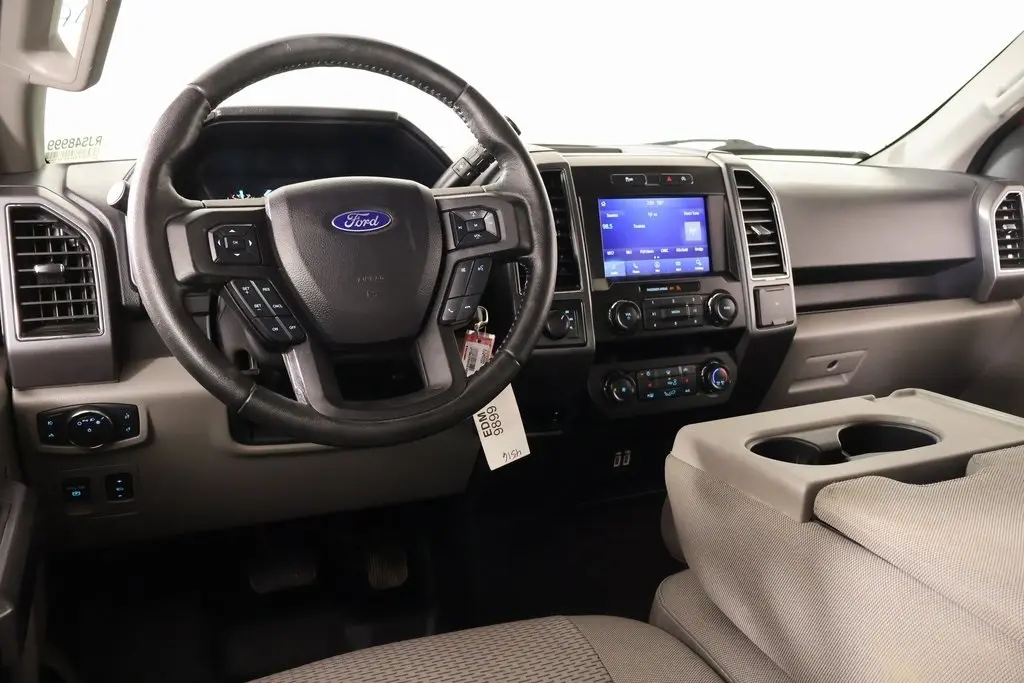 2019 Ford F-150 XLT photo 2