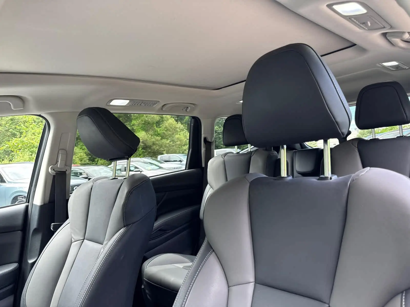 2022 Subaru Ascent Onyx Edition photo 11