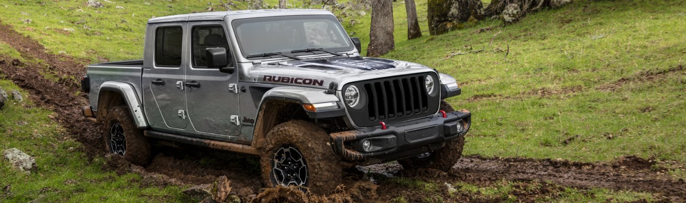 2023 Jeep Gladiator Exterior Passenger Side Front Profile while Mudding