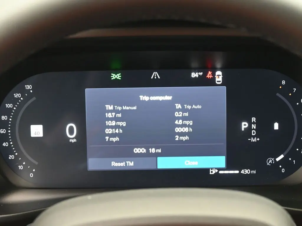 2026 Volvo - image 9