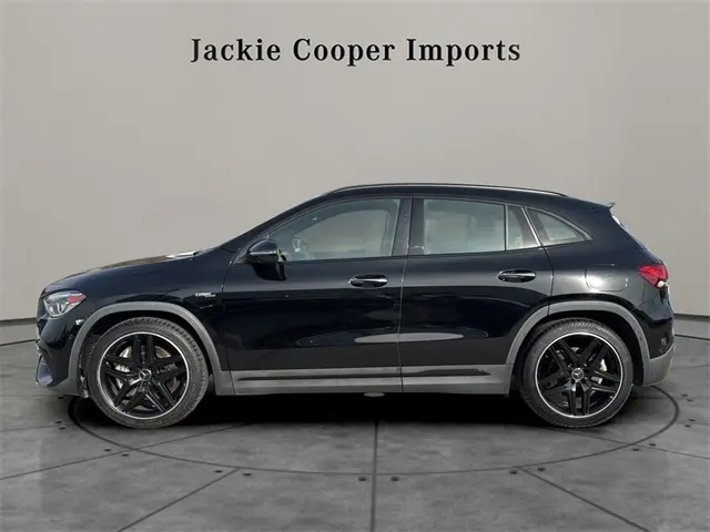 2022 Mercedes Benz GLA 35 AMG 4MATIC photo 2