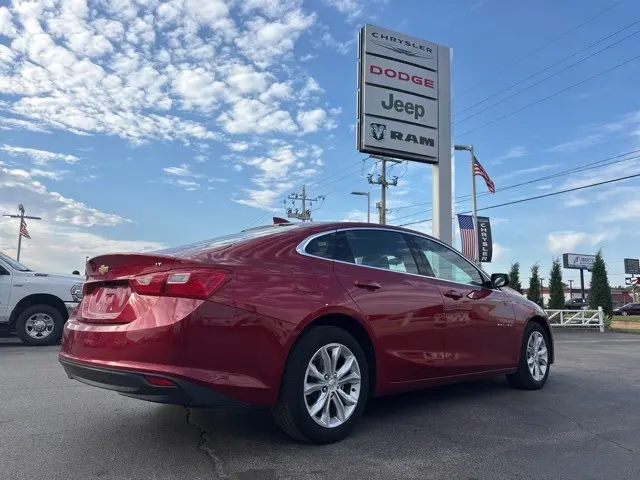 2024 Chevrolet Malibu 1LT photo 3