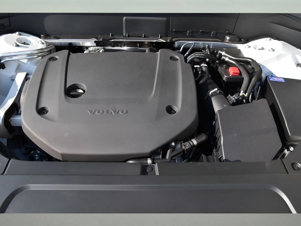 2026 Volvo - image 27