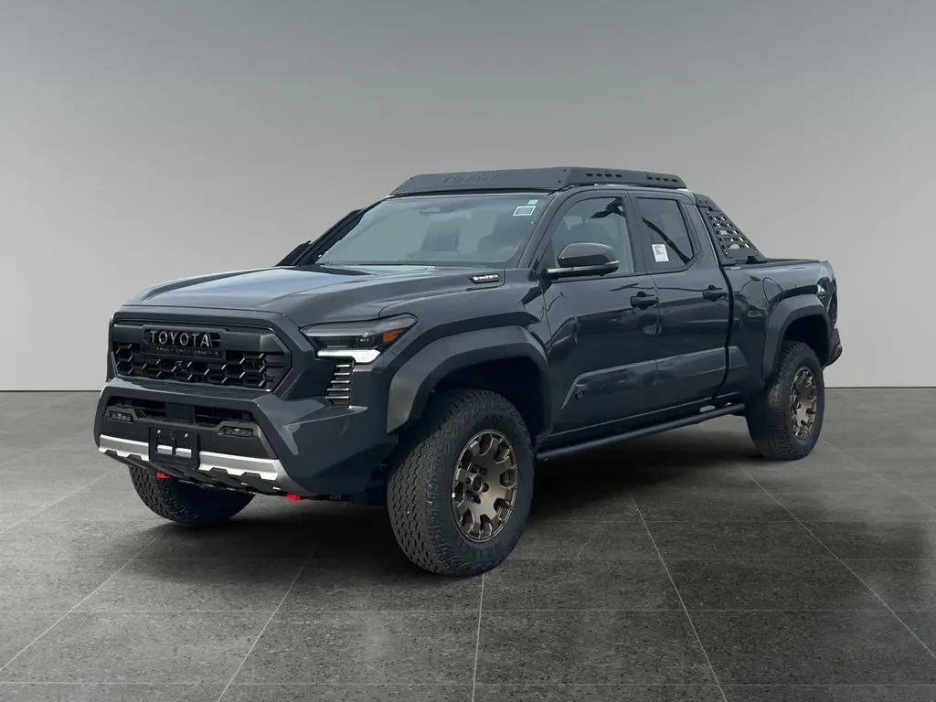 2025 Toyota Tacoma Trailhunter photo 3