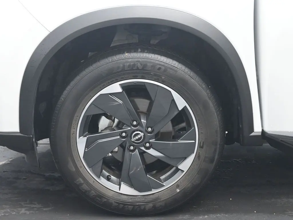 2024 Nissan Rogue SV AWD photo 25