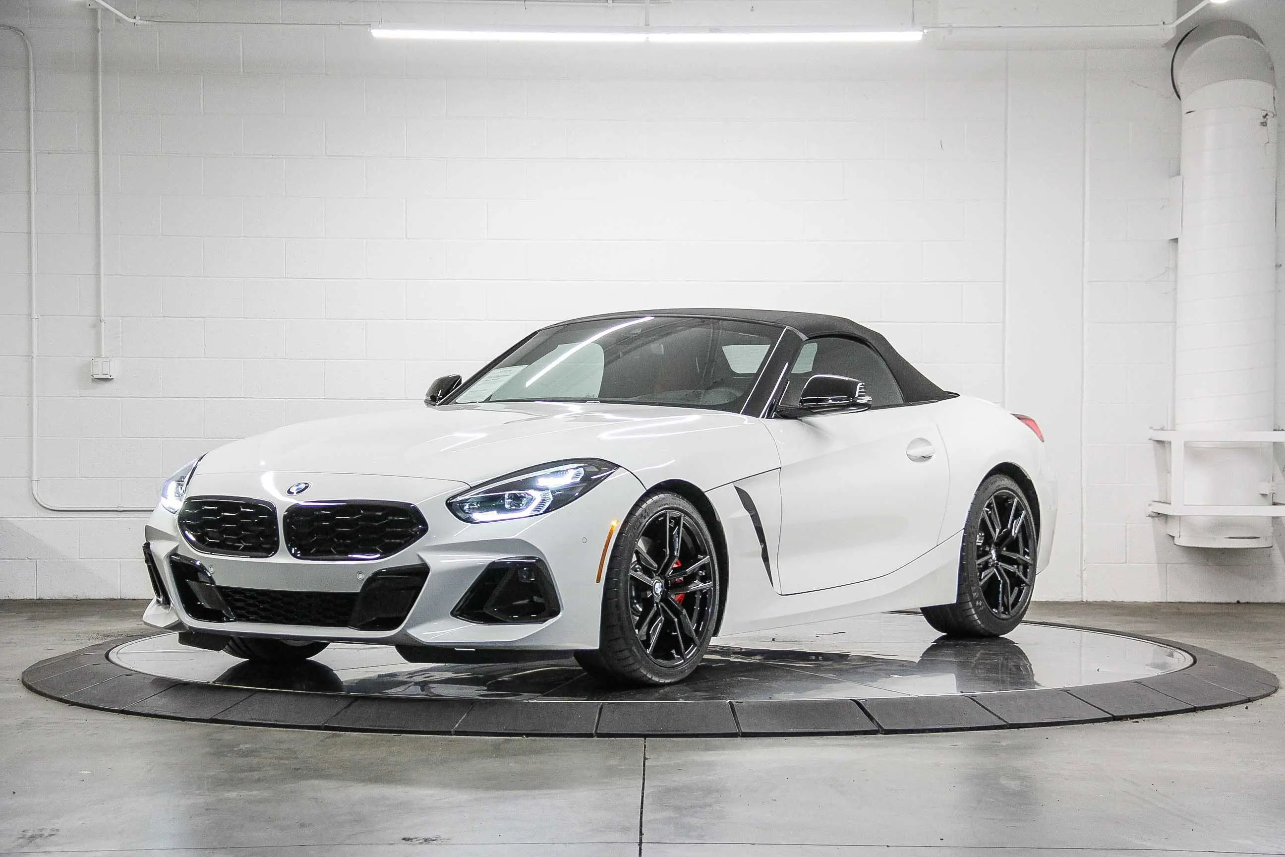 2026 Bmw Z4 M40i Roadster photo 3
