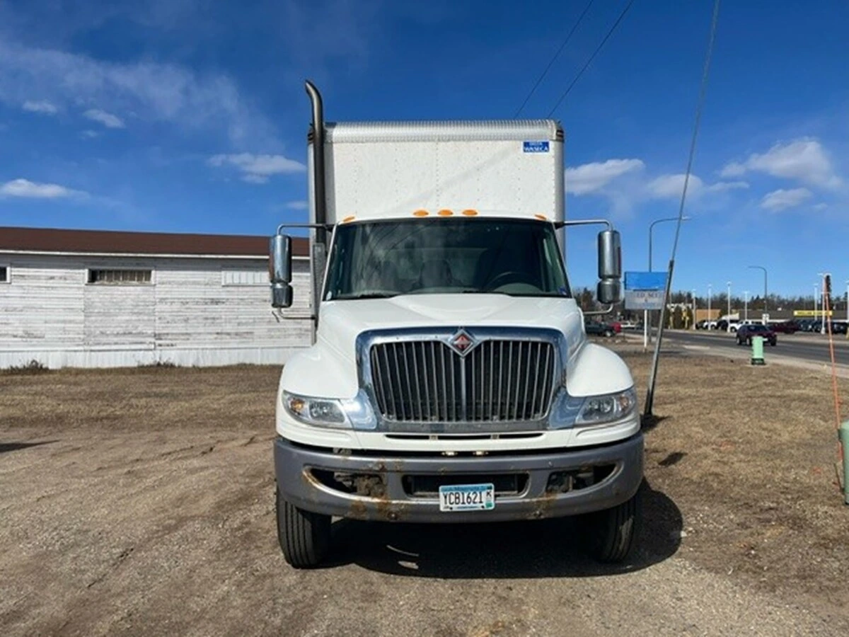 2014 International - image 7