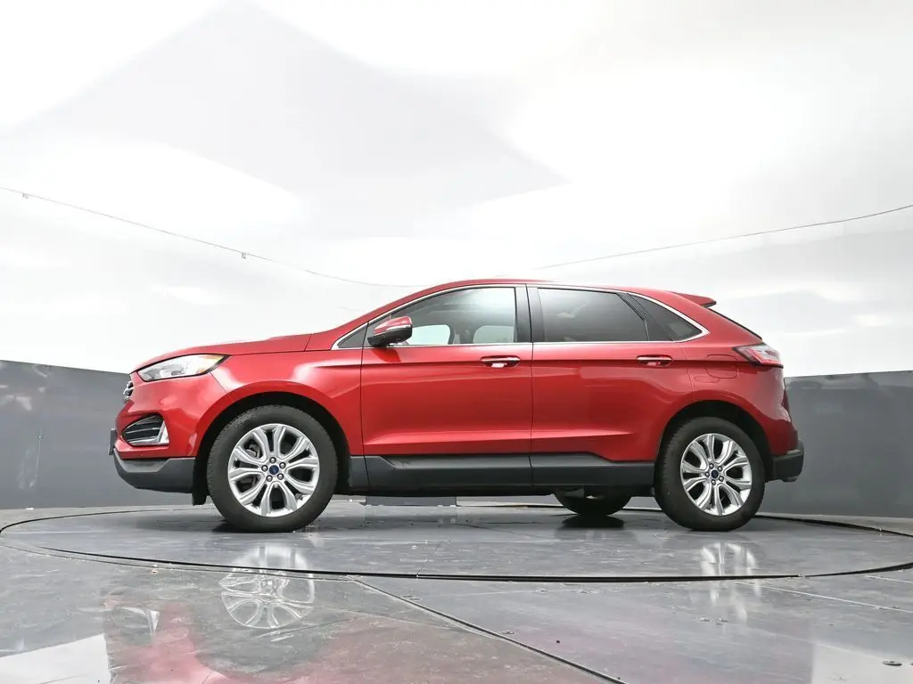 2021 Ford Edge Titanium photo 46