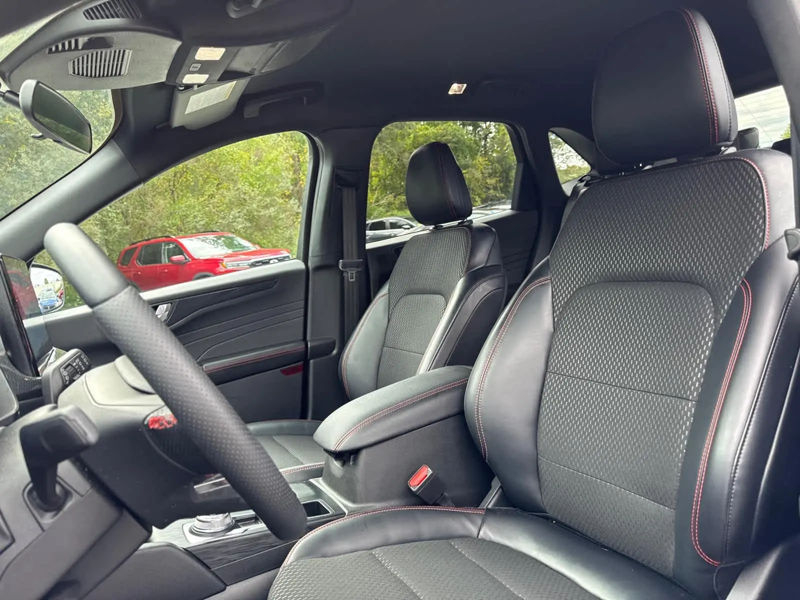 2024 Ford Escape ST-Line Select photo 12