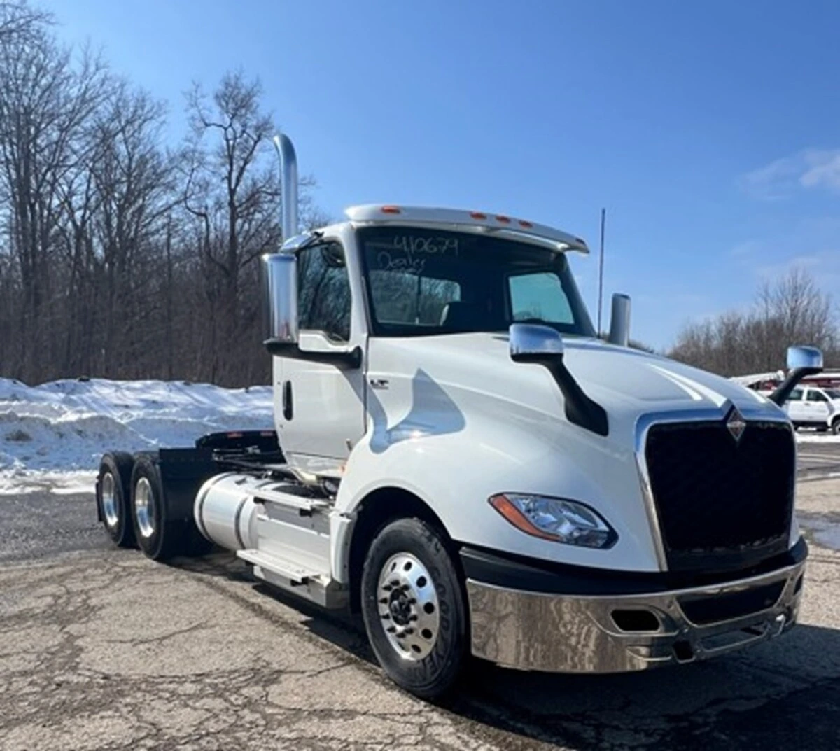 2025 International LT - image 2