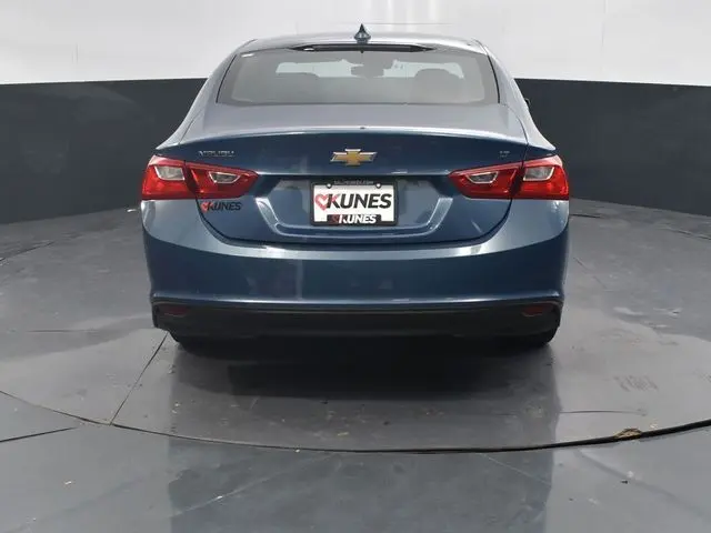 2024 Chevrolet Malibu 1LT photo 3