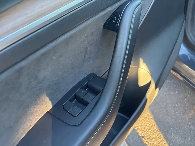 2021 Tesla Model 3 Long Range photo 16