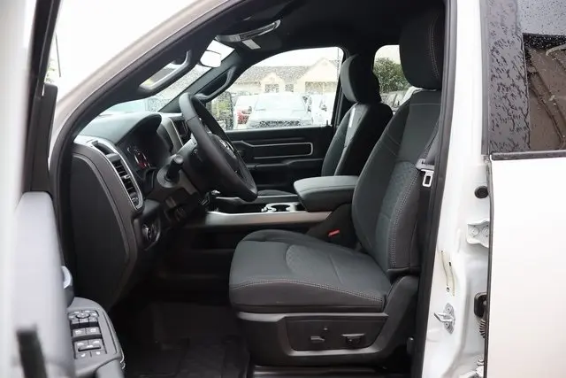 2025 Ram 2500 Big Horn photo 11