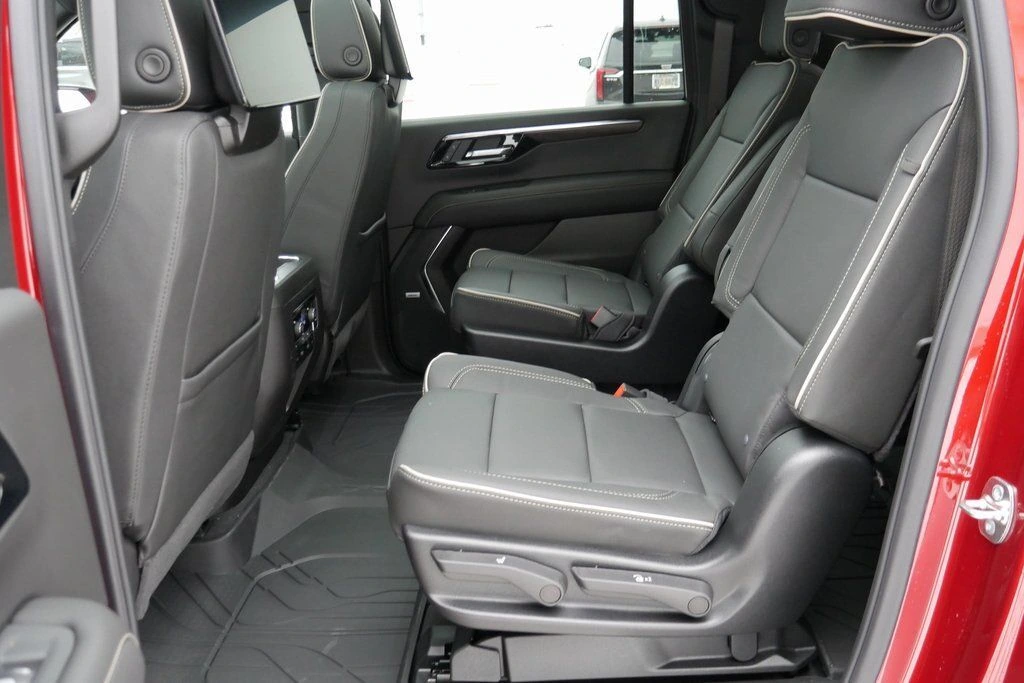 2026 Chevrolet Suburban Premier - Photo 28