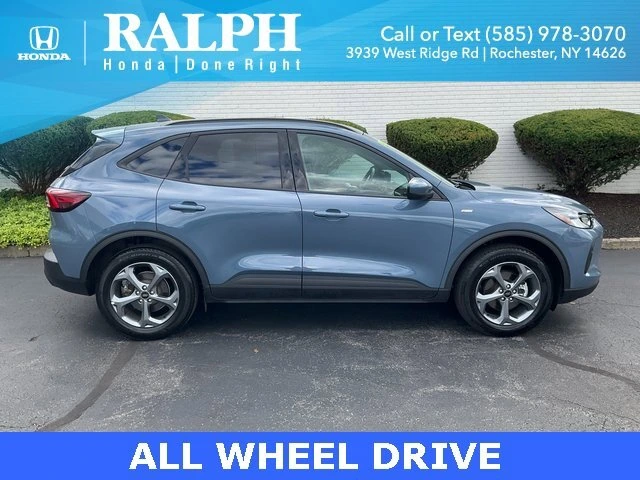 2025 Ford Escape ST-Line Select's photo