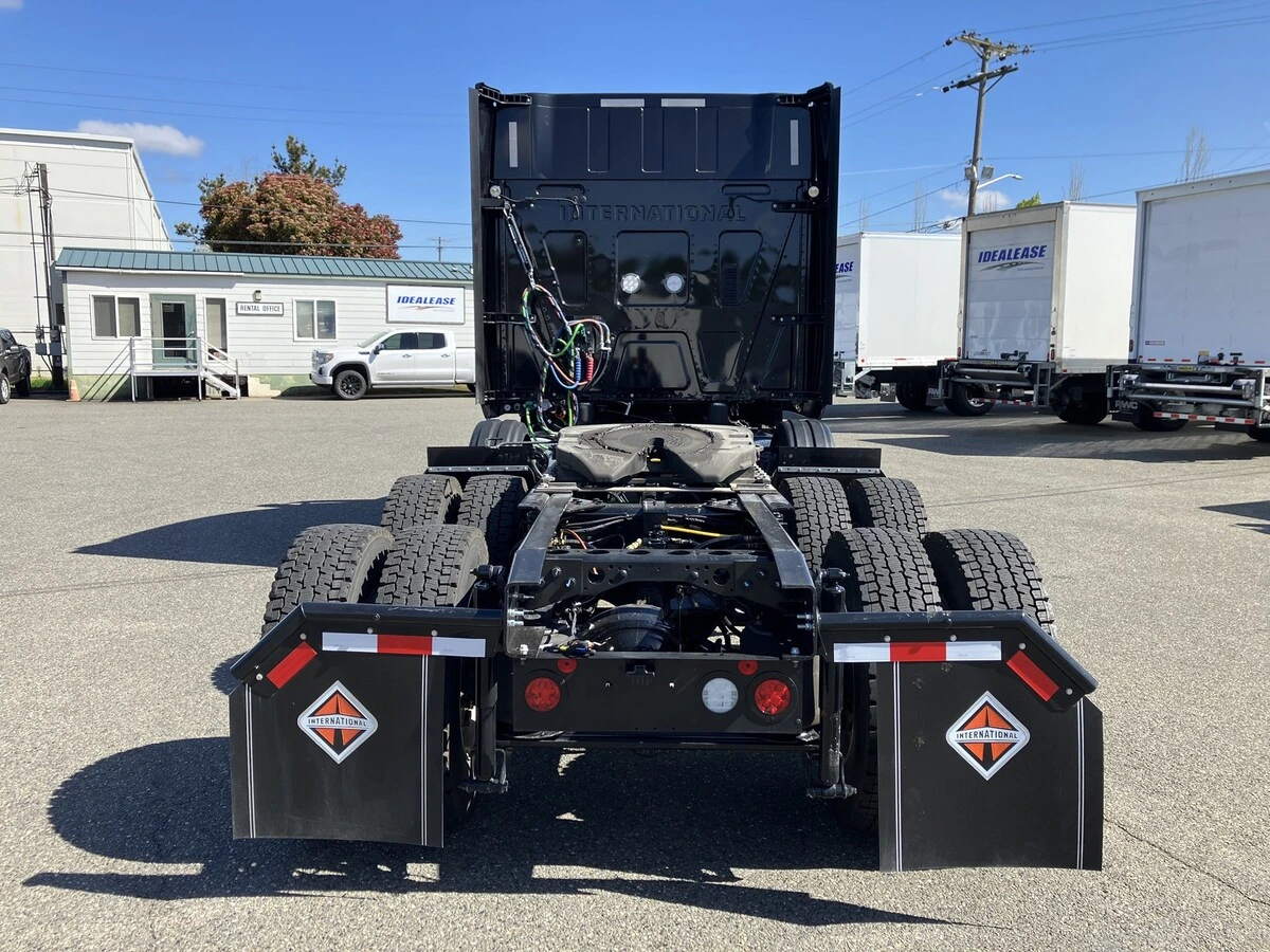 2024 International LT — photo 3