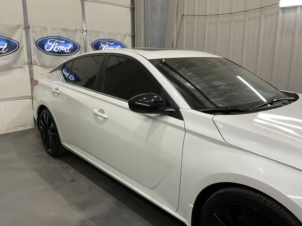 2022 Nissan Altima 2.5 SR photo 4