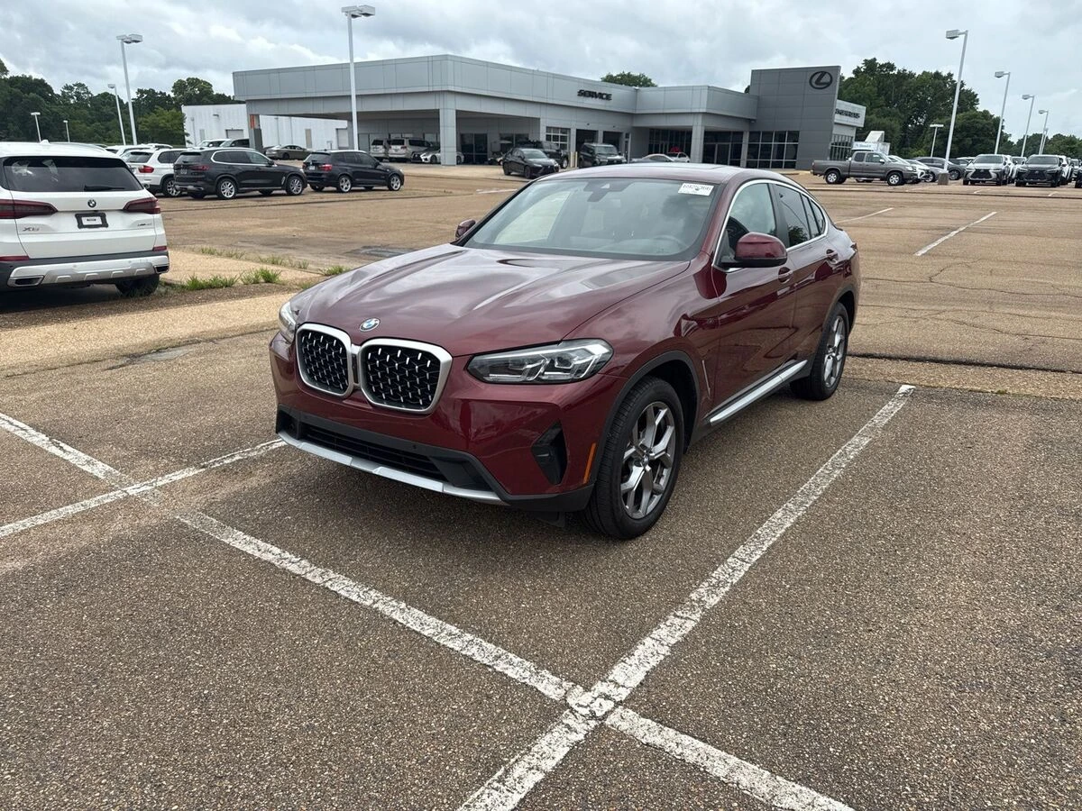 2025 BMW X4 xDrive30i's photo
