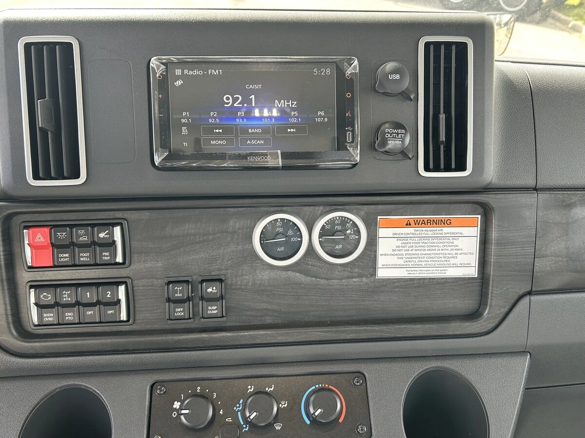 2027 Freightliner M2 106 — photo 7