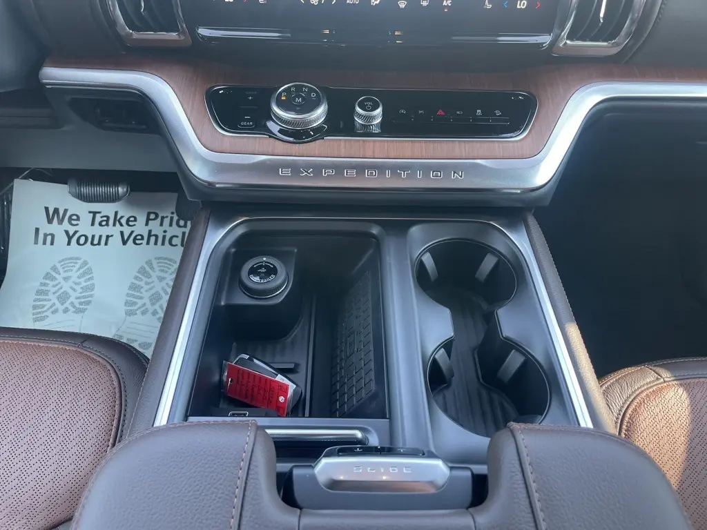2025 Ford Expedition King Ranch photo 13