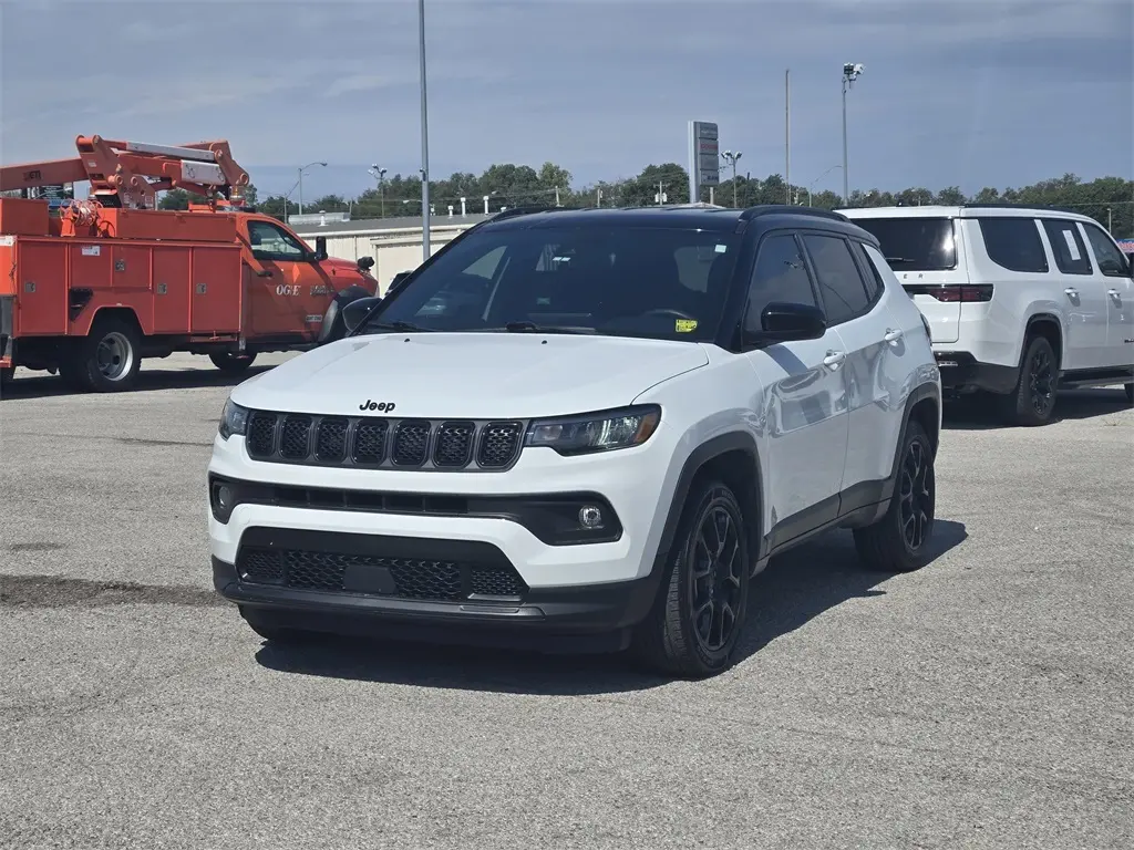 2024 Jeep Compass Altitude Special Edition photo 3