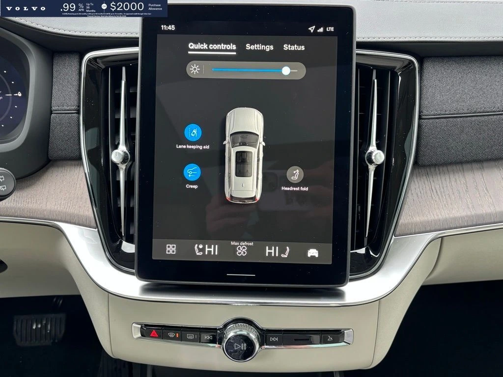 2026 Volvo - image 12