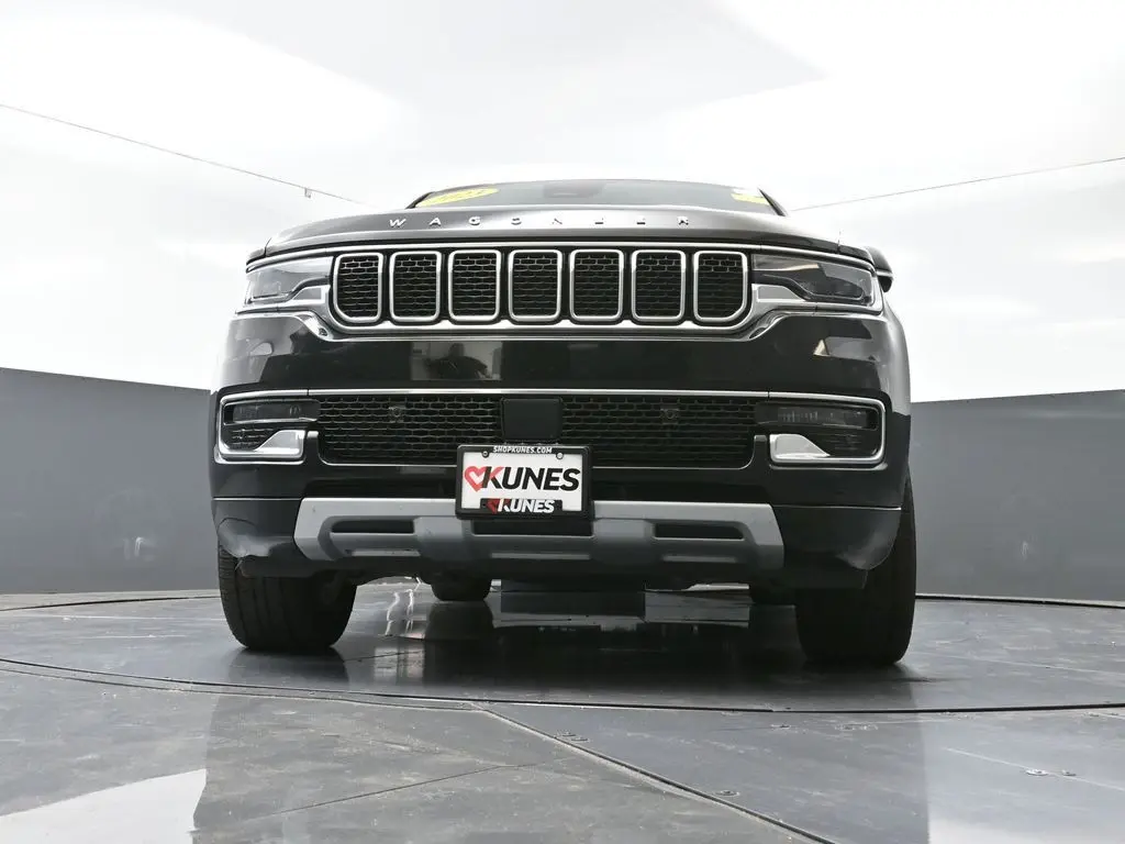 2023 Jeep Wagoneer L Series II photo 19