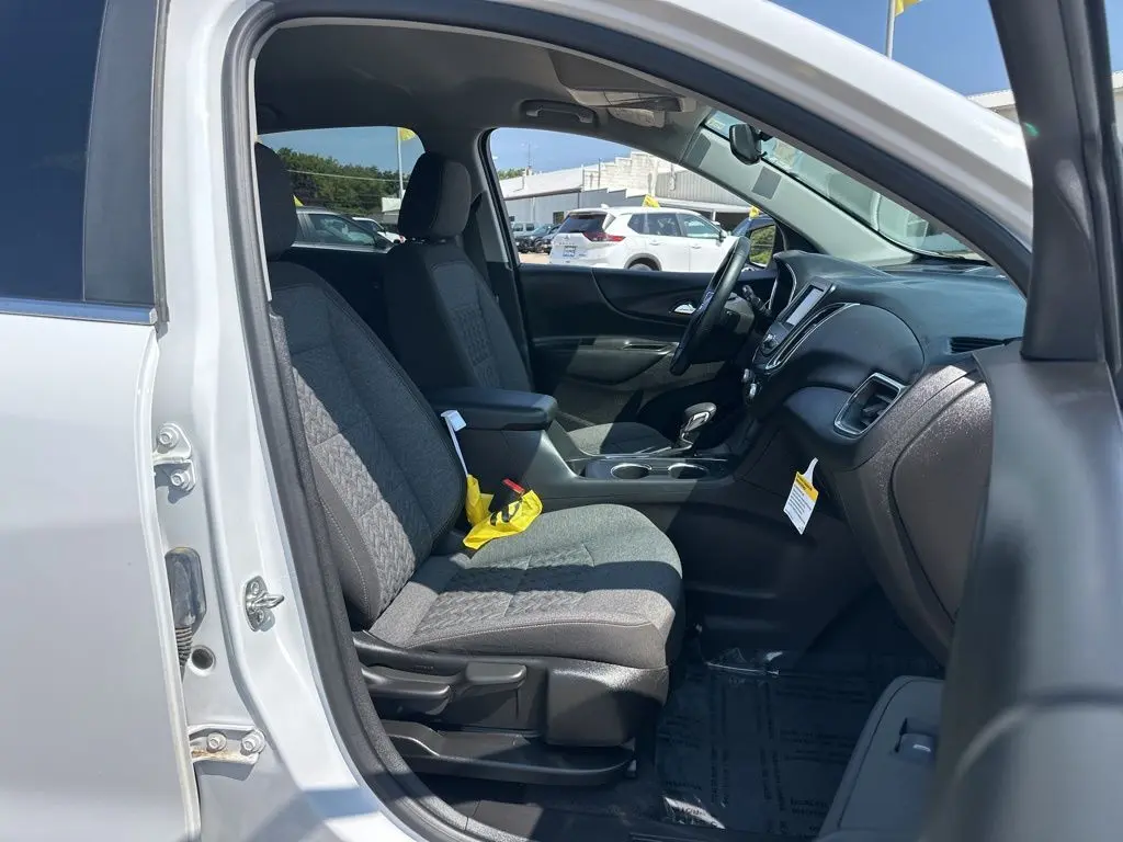 2024 Chevrolet Equinox LT photo 13
