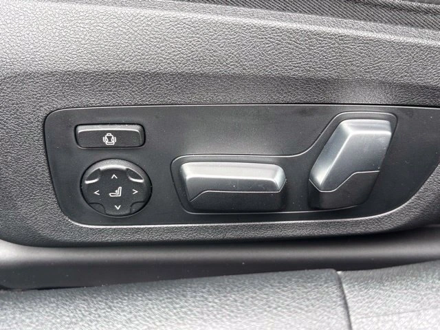2026 BMW 8 Series 840i - Photo 13