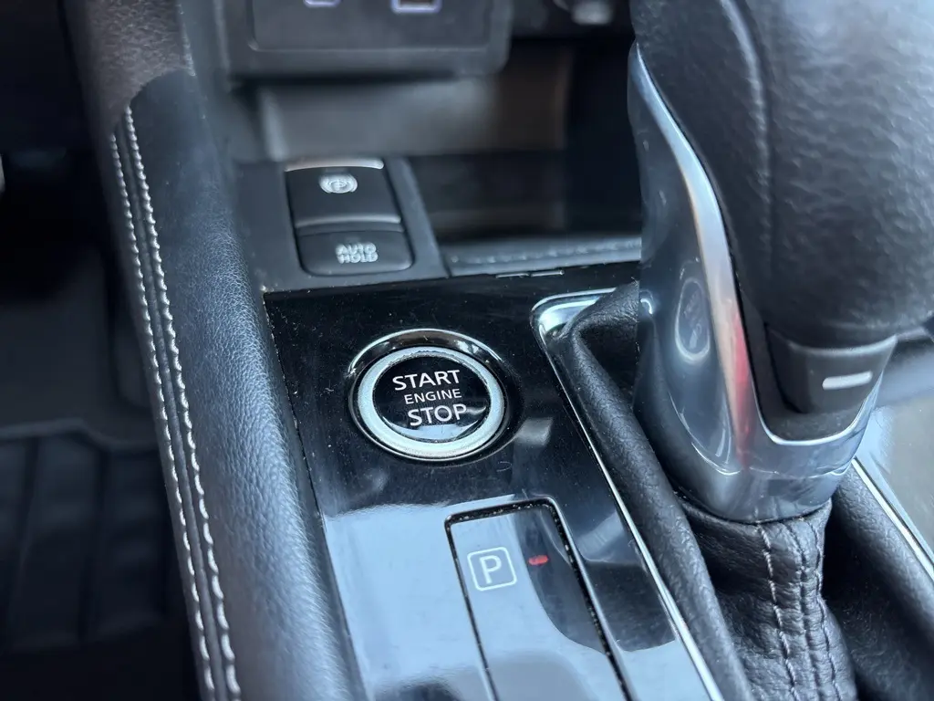 2022 Nissan Kicks SV photo 11