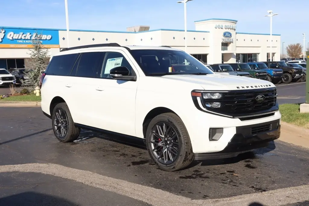 2025 Ford Expedition Platinum's photo