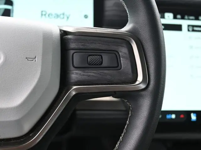 2022 Rivian R1T Adventure photo 21