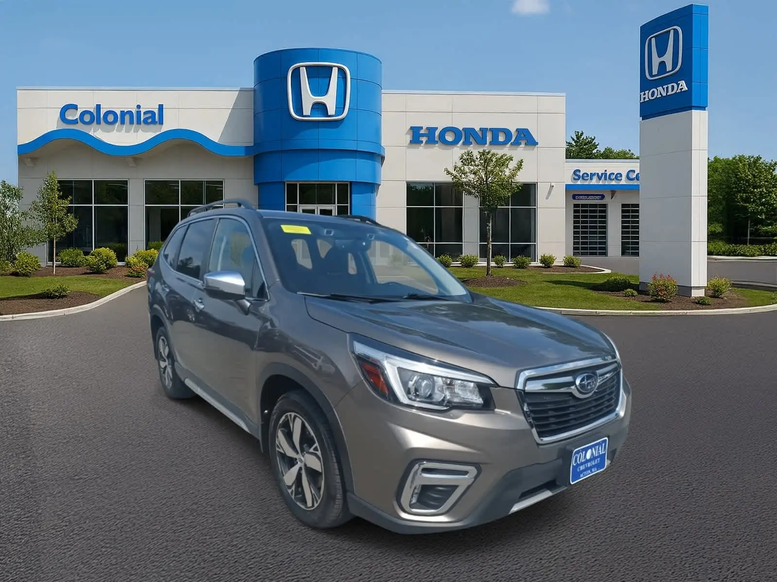 2019 Subaru Forester Touring photo 2