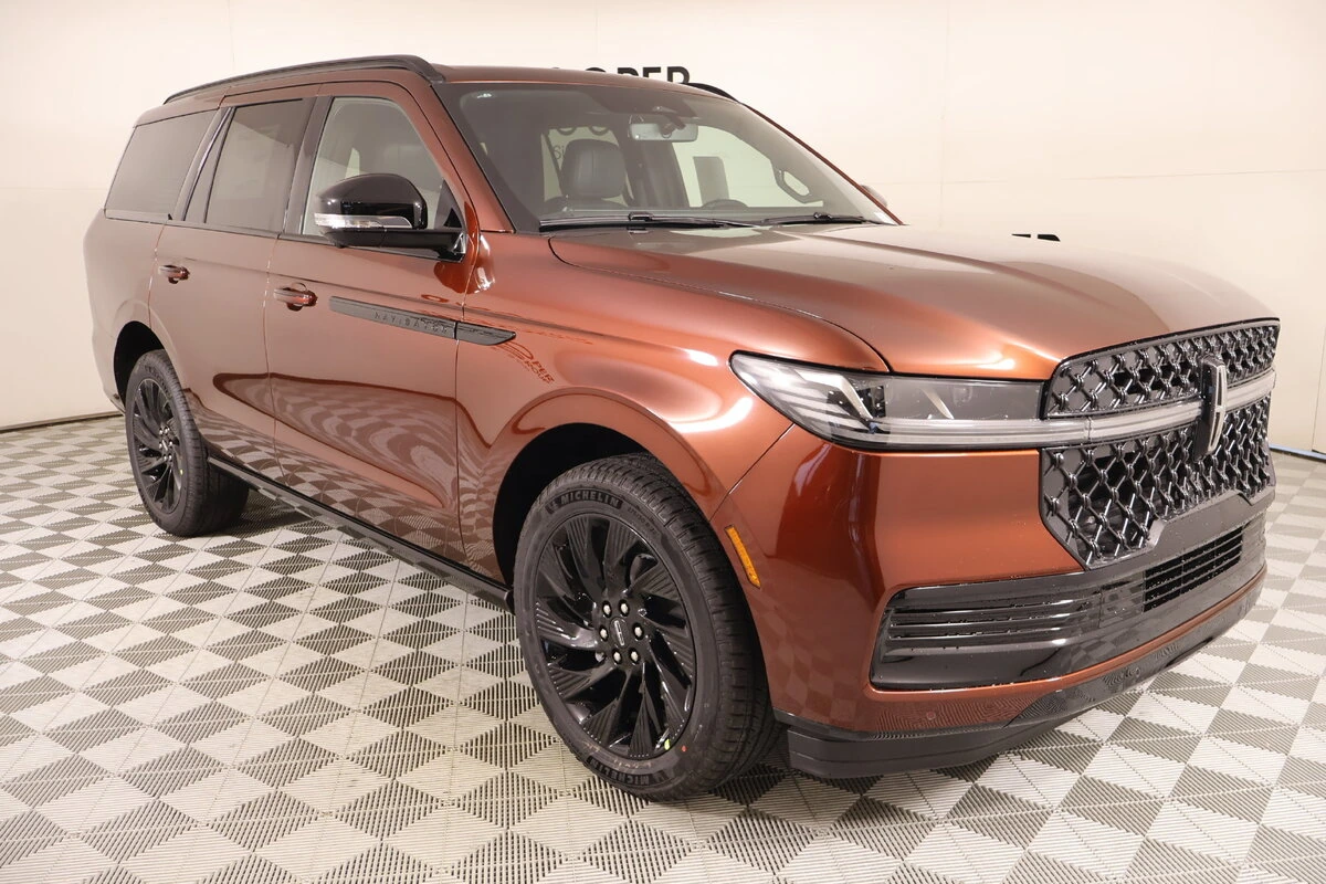 2027 Lincoln Navigator