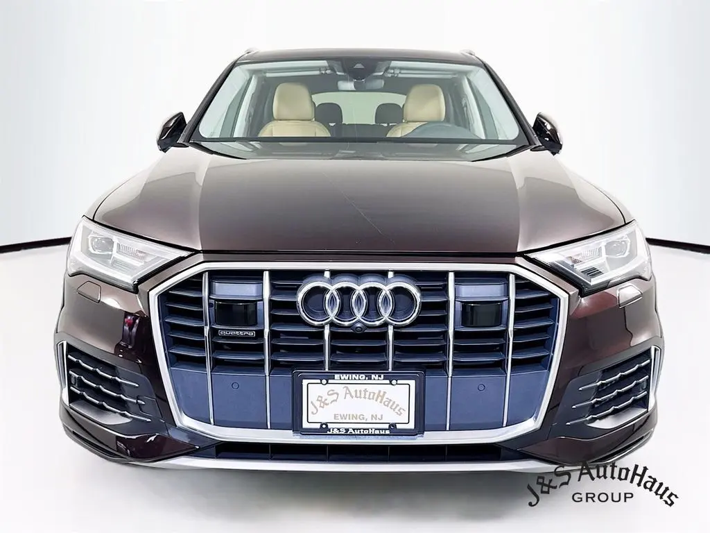 2022 Audi Q7 55 Premium Plus photo 2