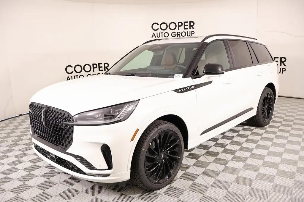 2026 Lincoln Aviator Reserve photo 2