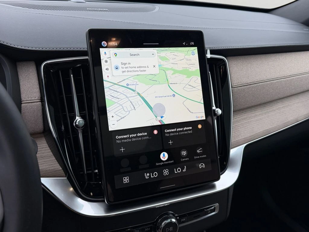 2026 Volvo - image 19