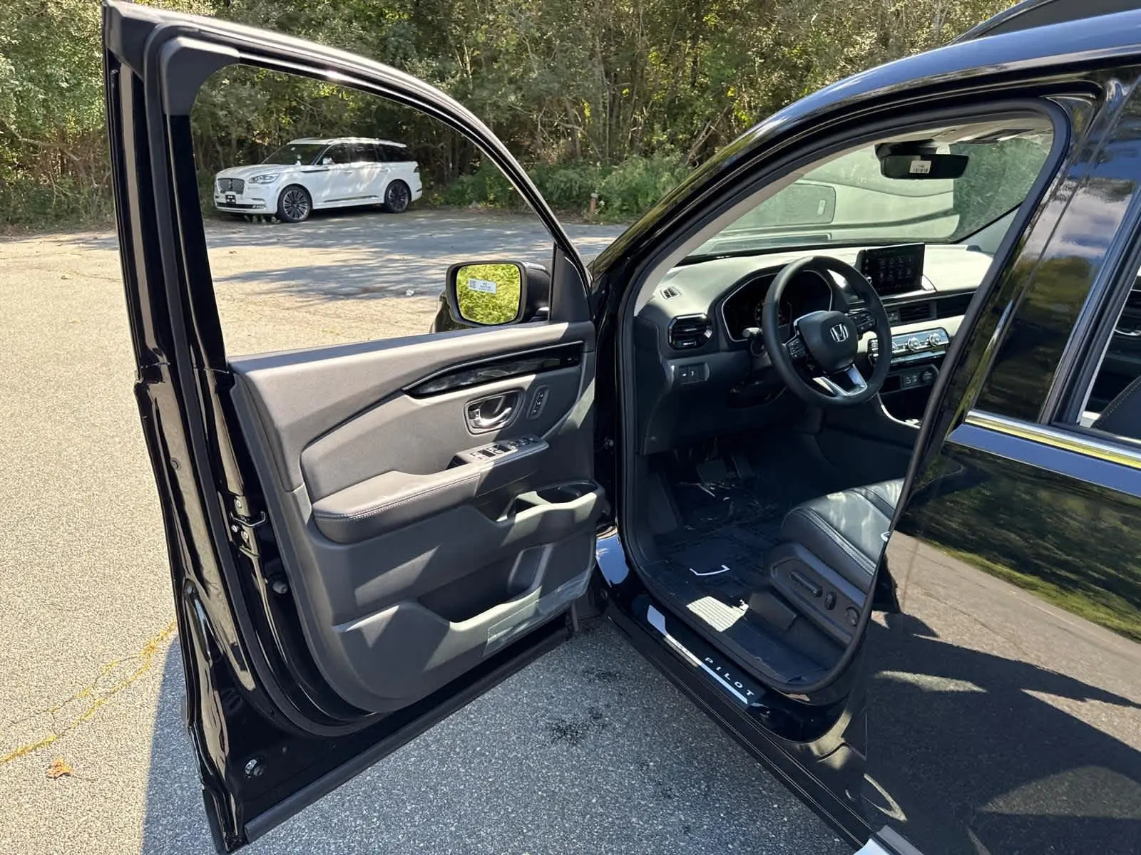 2025 Honda Pilot Touring photo 9