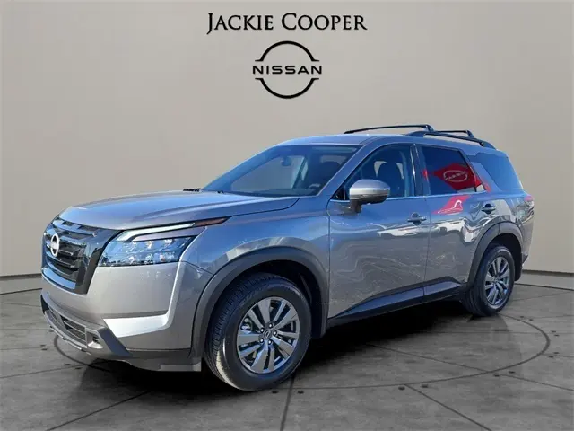 2025 Nissan Pathfinder SV's photo