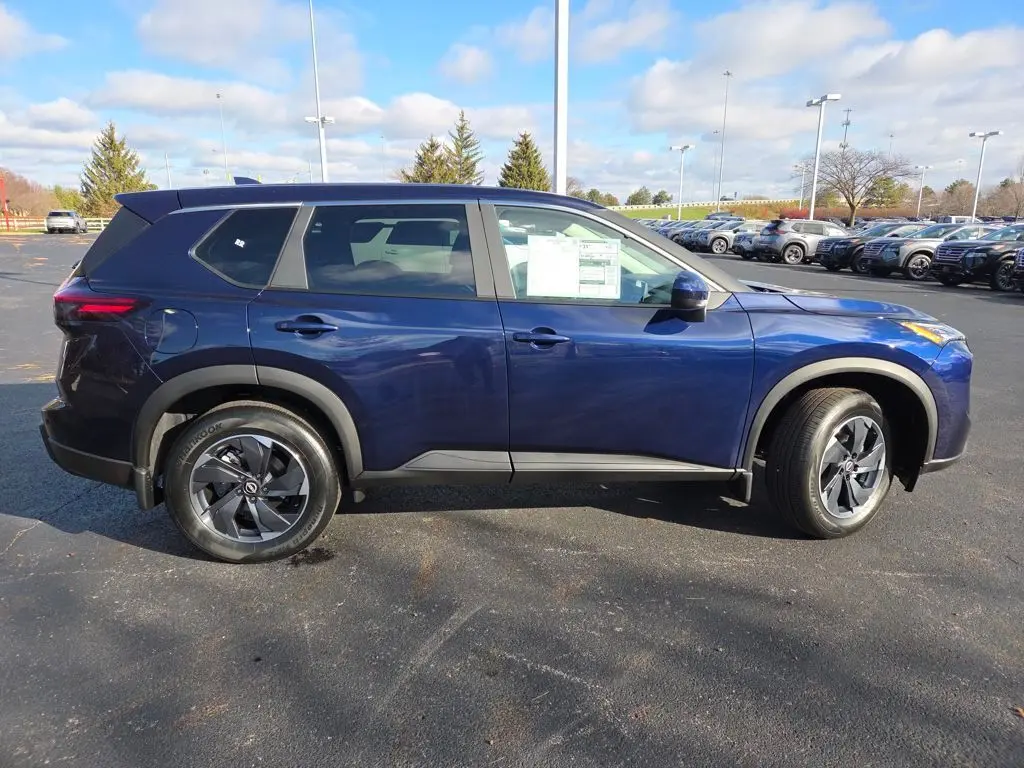 2026 Nissan Rogue SV photo 4