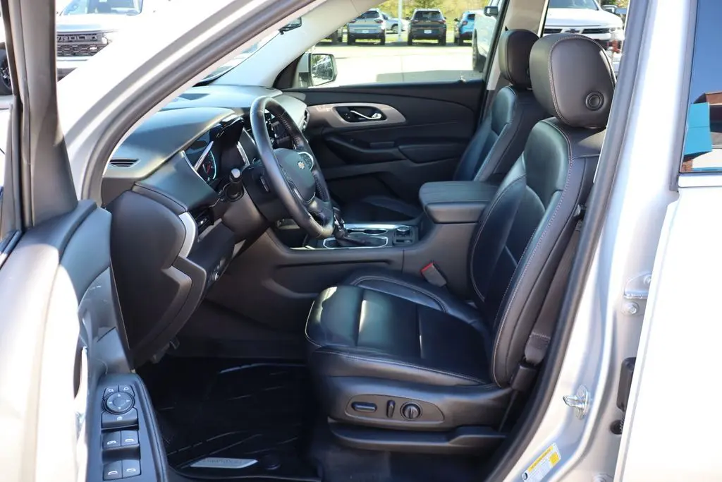 2021 Chevrolet Traverse Leather photo 9