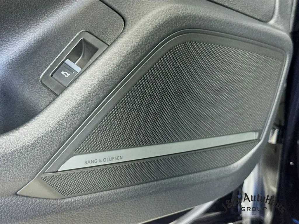 2022 Audi RS 6 Avant Base photo 22
